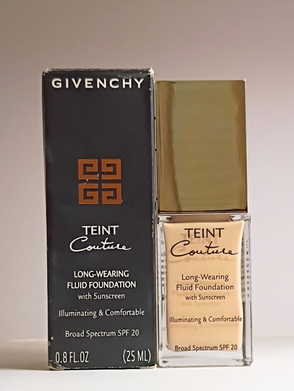 Givenchy Teint Couture Long-Wearing Foundation SPF 20 Shade 2 Elegant Shell 25mL